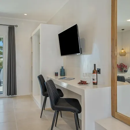 Гостевой дом Country House Apartments 3*